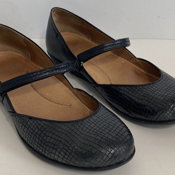 Dansko Shoes - Dansko Nanette Black Leather Croc Print Mary Jane Flats Shoes Women's 39 US 8.5